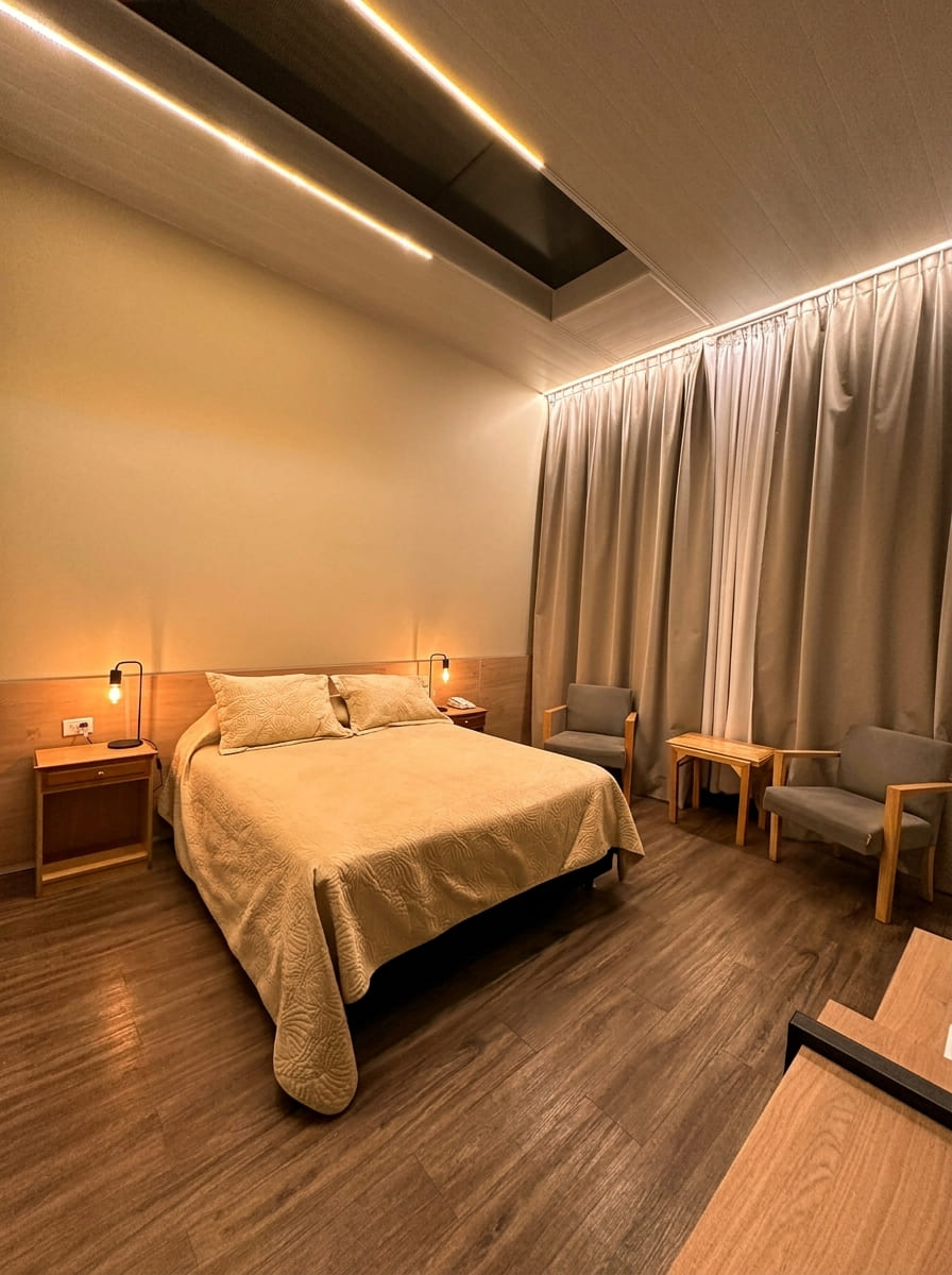 Alojamiento Premium con vista al mar del Grand Hotel Santa Teresita, sector con cama matrimonial (foto 2)
