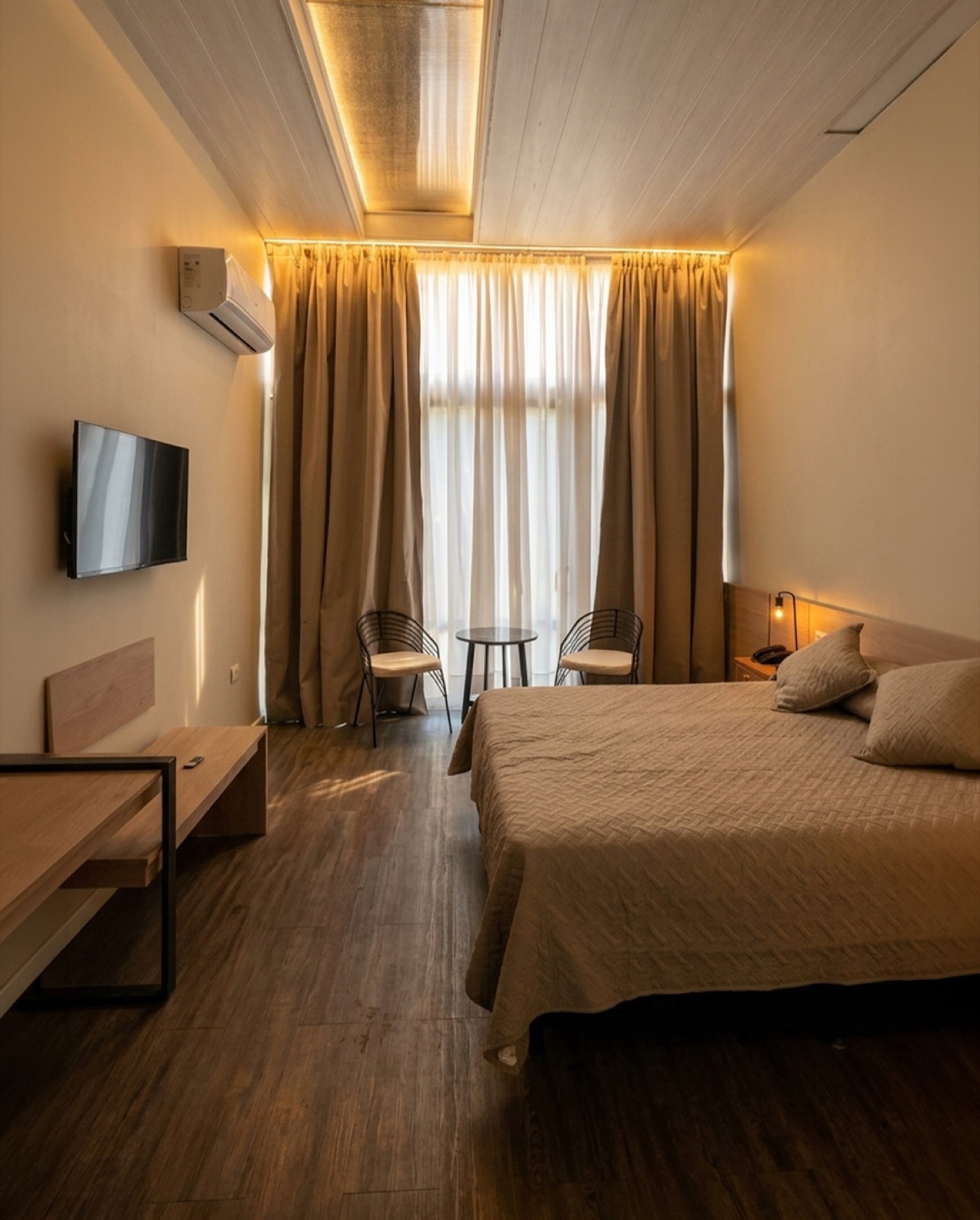 Alojamiento Premium con vista al mar del Grand Hotel Santa Teresita, sector con cama matrimonial (foto 4)