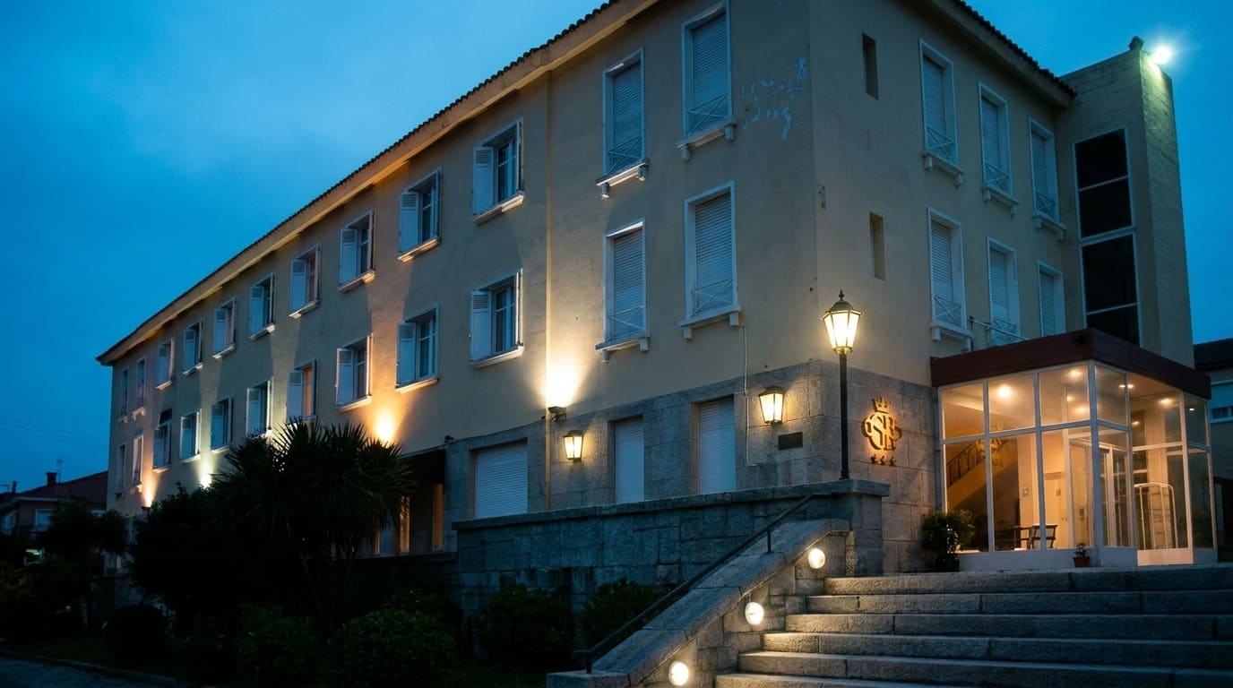 Fachada del hotel, vista alternativa